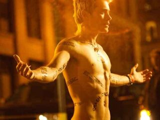 De hele clip: 'Hurricane' van 30 Seconds to Mars