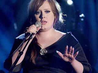 Adele terug op 1 met "Rolling In The Deep"