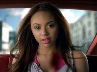 Alexis Jordan op 1, Adele op 2 en 3 in Mega Top 50