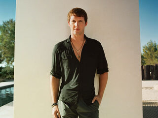 James Blunt spoort sex met ambtenaren aan
