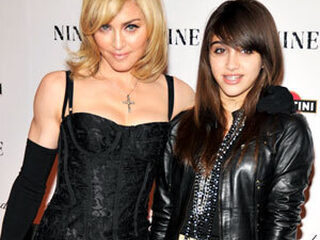 Madonna en dochter zoeken Material Girl
