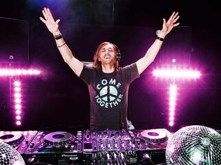 David Guetta & Sia stijgen 42 plaatsen naar #3