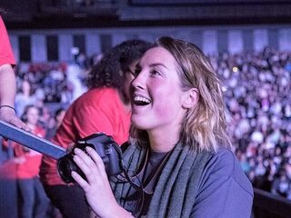 Luka (19) overtuigt jou in 5 minuten om vrijwilligerswerk te doen