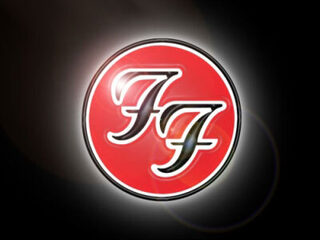 Valse kaarten Foo Fighters in omloop