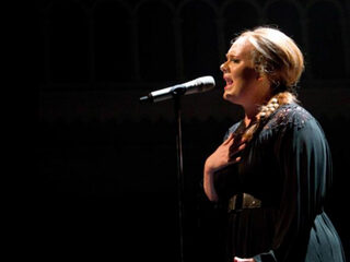 Adele neemt 2 jaar pauze