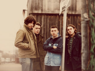 Arctic Monkeys niet op Europese festivals