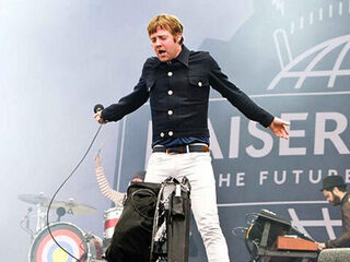 Kaiser Chiefs eist 10.000 euro van Belg