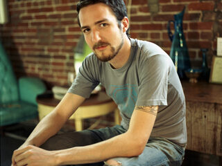 Frank Turner begint hardcore band