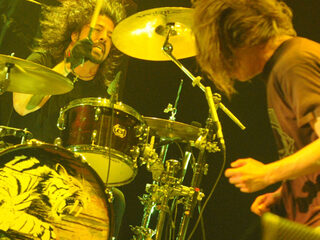 Dave Grohl valt in bij Cage The Elephant