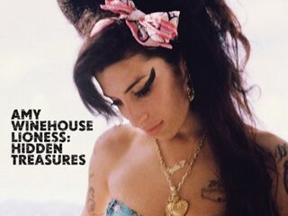Nooit eerder uitgebrachte track van Amy Winehouse online