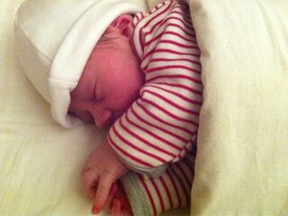 Sofie van den Enk bevalt van zoon Magnus