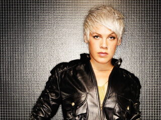 Pink en Nate Ruess blijven op #1 staan