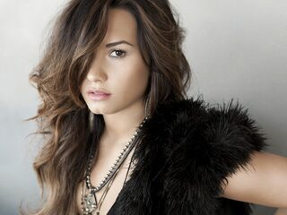 Demi Lovato is de hoogste nieuwe op #26