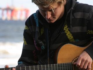 Ben Howard verrast door Groningse flashmob