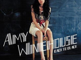 Jurk Amy Winehouse brengt 50 duizend euro op