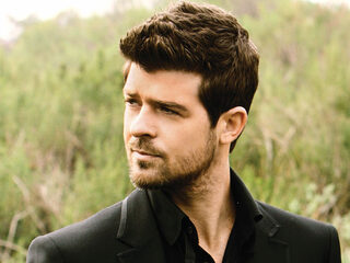 Robin Thicke met 'Blurred Lines' nieuw op #3