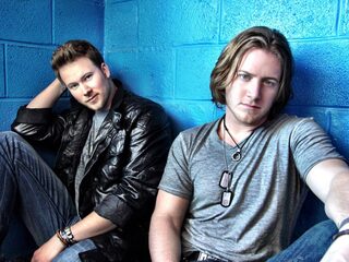 Pink blijft op #1 in VS - countryband scoort goed