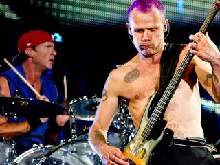 Flea: "Nieuw album RHCP in 2015"