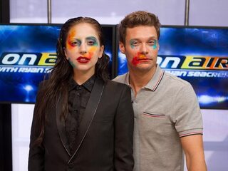 Lady Gaga met 'Applause' hoogste nieuwe op #22