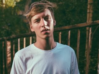 Jonge Britten komen binnen in Mega Top 50