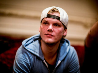 'Hey Brother' meest gedraaid op radio in januari