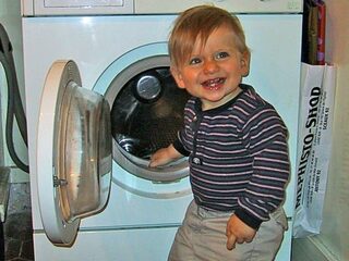 Nooit Grappig: Doordraaien om een wasje