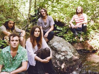 'Hero' van Family Of The Year is hoogste nieuwe