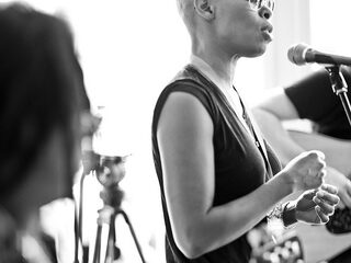 Skunk Anansie bij Bart in de studio