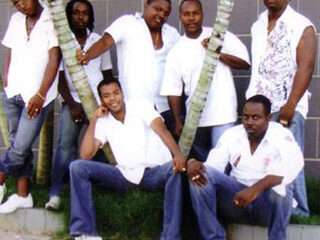 De zon in de studio met Aptijt live bij Giel