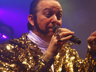 DJ Buzz Fuzz en Ronnie Ruysdael live in De Freaknacht