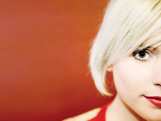 Nina June live bij Giel