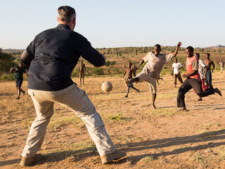 Eric Corton op doel in voetbalklassieker in Malawi