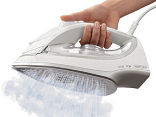 Een heet gesprek voeren is Nooit Grappig