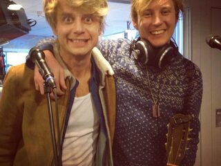 Wouter Hamel & Lucky Fonz III live bij Giel