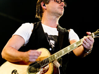 Guus Meeuwis live bij Giel