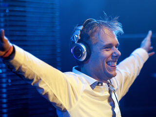 Armin van Buuren cancelt show na ongeval medewerker
