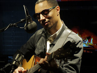 José James live bij Giel