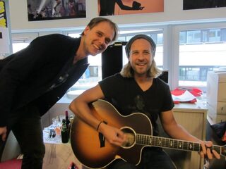 Armin van Buuren en Trevor Guthrie te gast bij Giel