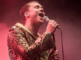 Handsome Poets clipprimeur van 'Lucky One'