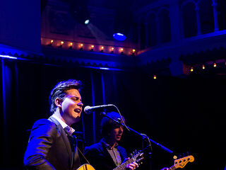 Douwe Bob zet nieuwe single online