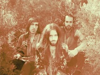 Crystal Fighters live bij Giel