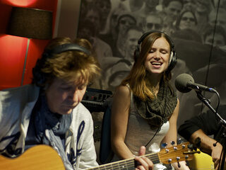 Anna Verhoeven live bij Giel