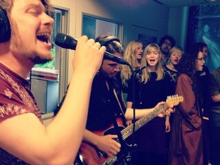 Knalland live bij Giel