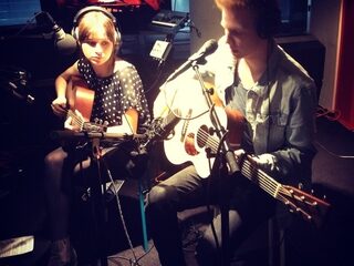 Gabrielle Aplin live bij Giel