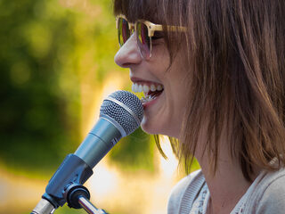 Laura Jansen en Fit brengen single 'Stapje Terug' uit