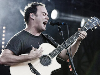 Gestrande Dave Matthews krijgt lift van fan naar concert