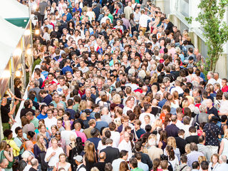 Juf Heleen laat leerlingen brieven sturen voor weekendje Lowlands