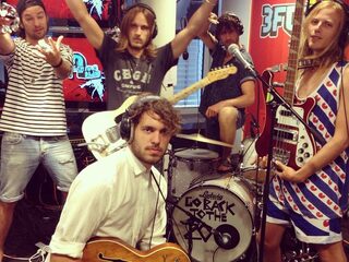 Go Back To The Zoo live in de Freaknacht