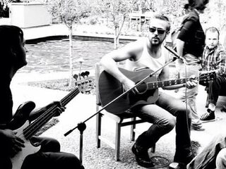 Zo klinkt de muziek van Ryan Gosling en zijn band