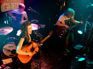 Démira, De Sluwe Vos en Sky Pilots live in de Freaknacht